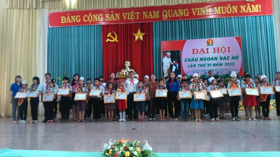 Hội đồng Đội huyện EaKar tổ chức thành công Đại hội cháu ngoan Bác Hồ lần thứ VI năm 2015.